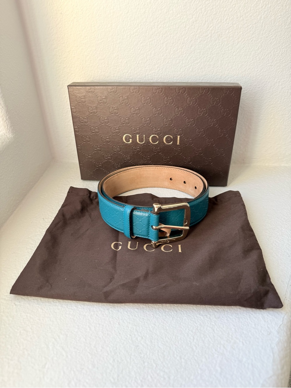Gucci Teal Embossed Leather Belt with Gold Buckle | Size 80/32 | Full Set |